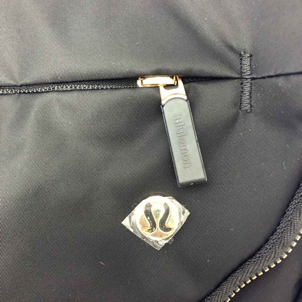 Lululemon All Night Festival Bag Micro 5L | Black Crossbody (BNWT) - Picture 4 of 6